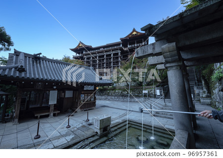 Early morning Kyoto, Kiyomizu-dera Otowa Falls and Kiyomizu stage 96957361