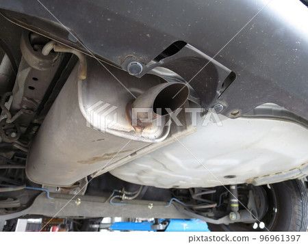 一種排放汽車尾氣的消聲器 96961397