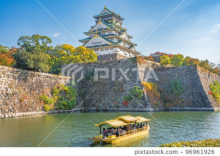 [Osaka Castle Park in Autumn] Osaka Castle Keep and Gozabune 96961926