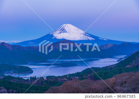 (Kanagawa Prefecture) Mount Fuji seen from Hakone in early winter (Kanagawa Prefecture) Mount Fuji seen from Hakone in early winter 96967385