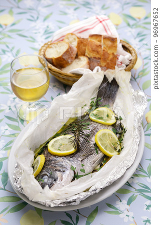 黑鯛cartoccio 96967652