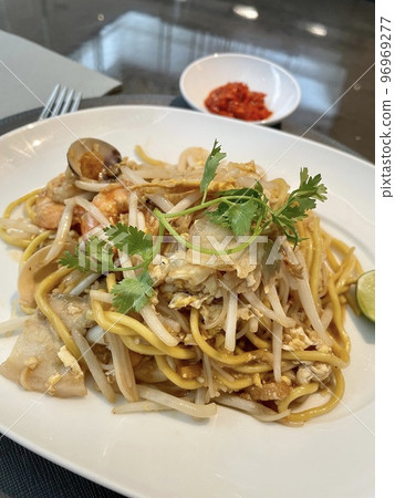 Hokkien mee, noodle dish in singapore Hokkien mee, noodle dish in singapore 96969277