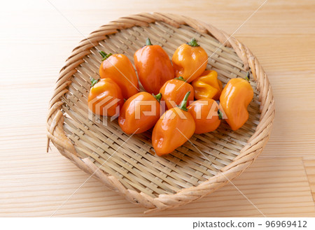 Spicy orange vegetable habanero 96969412