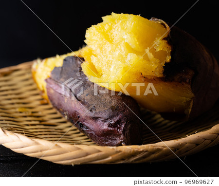 Roasted Beniharuka sweet potato 96969627