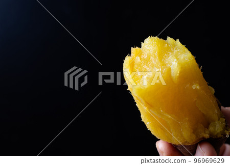 Roasted Beniharuka sweet potato 96969629