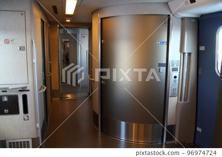 Tohoku Shinkansen E5 series pre-production car (on the train: multi-purpose toilet) 96974724