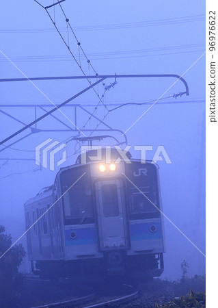 Early morning Oito Line wrapped in fog Early morning Oito Line wrapped in fog 96976622