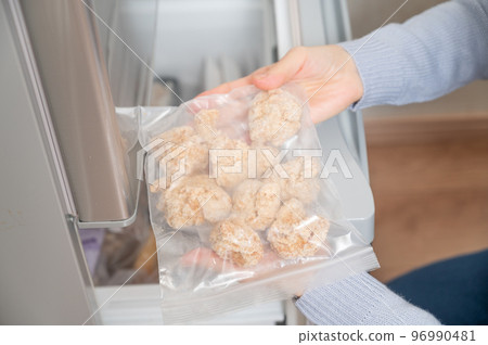 Frozen fried chicken Frozen fried chicken 96990481