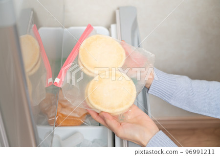 冷凍的韓式甜點火鍋 冷凍的韓式甜點火鍋 96991211