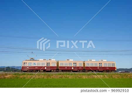 Tram going under the blue sky ~ Chikuho Electric Railway 2000 series 96992910