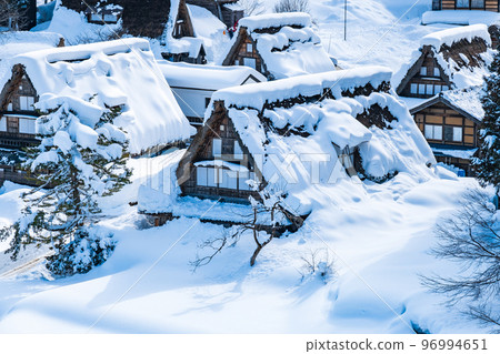 Ainokura Gassho-zukuri Village (Winter) 96994651