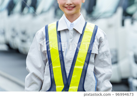 指揮交通的女保安畫像 指揮交通的女保安畫像 96994673