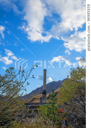 足尾銅礦冶煉廠大煙囪足尾町秋景 足尾銅礦冶煉廠大煙囪足尾町秋景 96995839