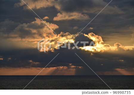 三仁台展望台的日出 96998735