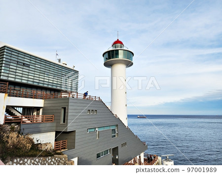 Taejongdae Lighthouse in Yeongdo, Busan Taejongdae Lighthouse in Yeongdo, Busan 97001989