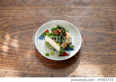 Classic all-purpose green onion and grated ginger chilled tofu 97003719