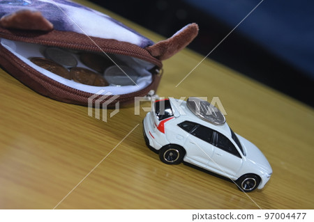 coin purse and toy car 97004477