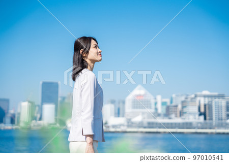 展望未來的職業女性 97010541