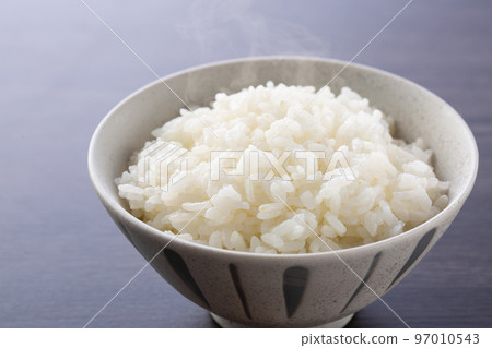 Freshly cooked rice 97010543
