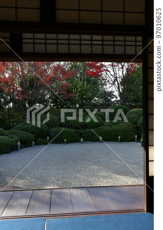 Autumn leaves in full bloom, Jozanen in autumn, Shisenkaku Autumn leaves in full bloom, Jozanen in autumn, Shisenkaku 97010625