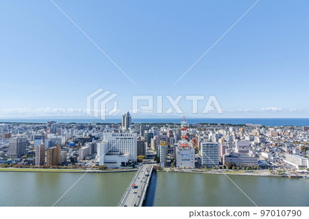 Niigata City, Niigata Prefecture Townscape of Niigata City seen from the mediaship observatory (West side: towards Bandaibashi) 97010790