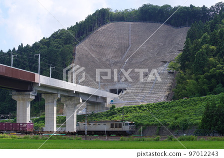 北陸新幹線延長工程脅本隧道南越前町 2022 年 7 月 97012243