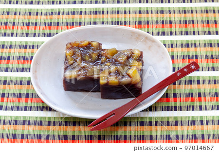 Snack is chestnut steamed yokan Snack is chestnut steamed yokan 97014667