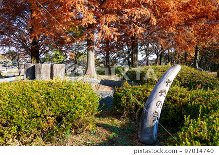 Ancient square in clear autumn weather Asu Sports Park (Hanno City, Saitama Prefecture) Ancient square in clear autumn weather Asu Sports Park (Hanno City, Saitama Prefecture) 97014740