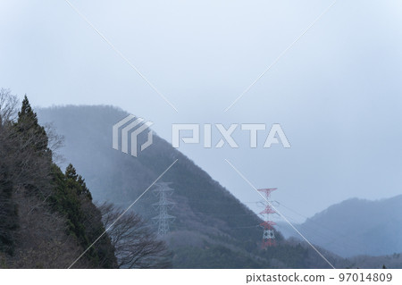 Mountain scenery with approaching snow clouds Kawasaki Town, Miyagi Prefecture 97014809