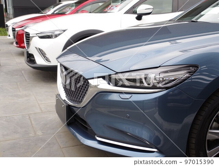 Used car image Cars lined up at dealers Mazda cars Used car image Cars lined up at dealers Mazda cars 97015390