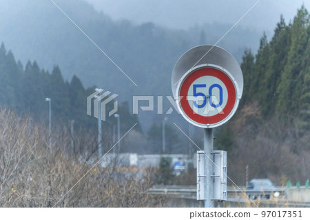 Expressway in winter, 50km/h snow limit Kawasaki-machi, Miyagi Prefecture 97017351