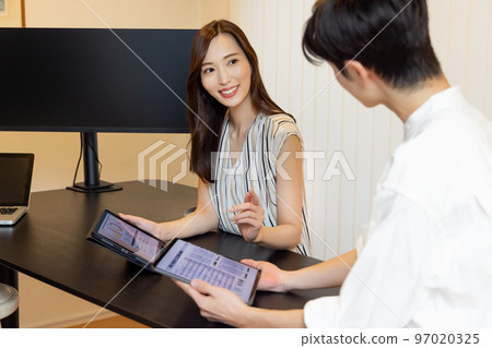 Meeting business scene Meeting business scene 97020325