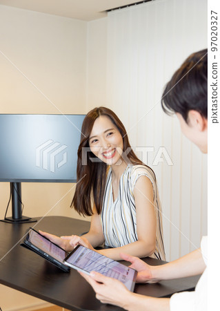 Meeting business scene Meeting business scene 97020327