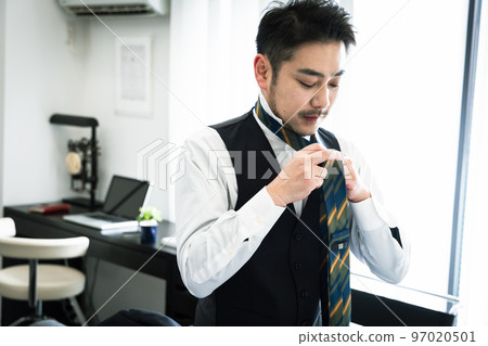 How to choose the color and pattern of your tie Make your suit look stylish 97020501