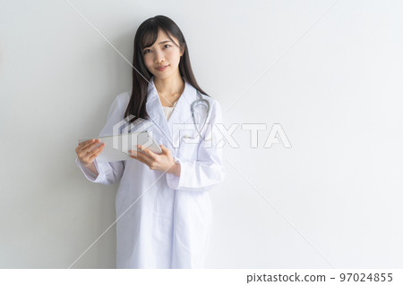 白色的一位女士 白色的一位女士 97024855