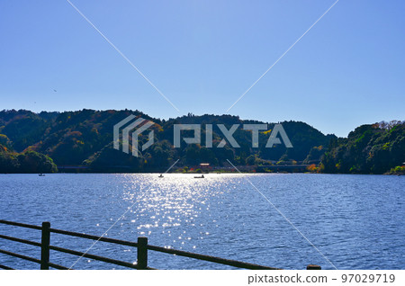 Chiba Prefecture Lake Kameyama in late autumn 97029719