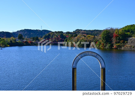 Chiba Prefecture Lake Kameyama in late autumn Chiba Prefecture Lake Kameyama in late autumn 97029729