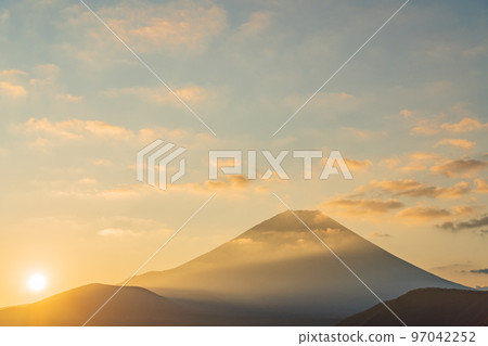 Mount Fuji, golden dawn over Lake Motosu Mount Fuji, golden dawn over Lake Motosu 97042252