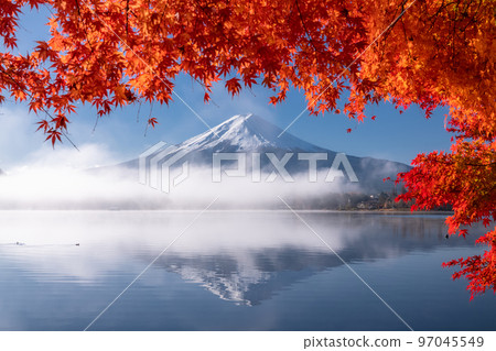[山梨縣]秋天的富士山/紅葉拱門 97045549