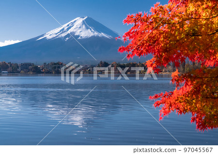 [山梨縣]秋天的富士山/紅葉拱門 97045567