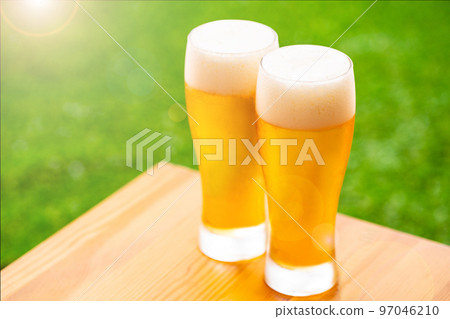 享用啤酒 97046210