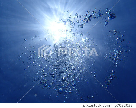 Relaxing time in the water 97052035