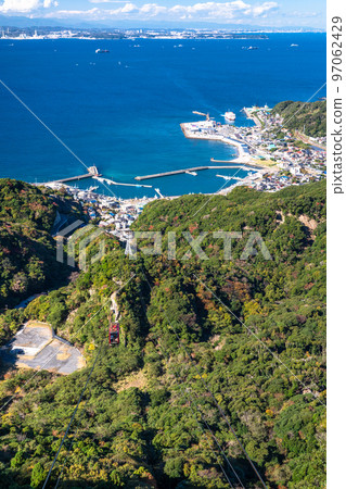 《Chiba Prefecture》 View of Mt. Nokogiri and the cityscape of Hamakanaya Port 97062429