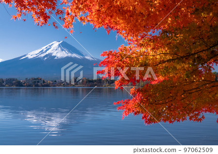 [山梨縣]秋天的富士山/紅葉拱門 97062509
