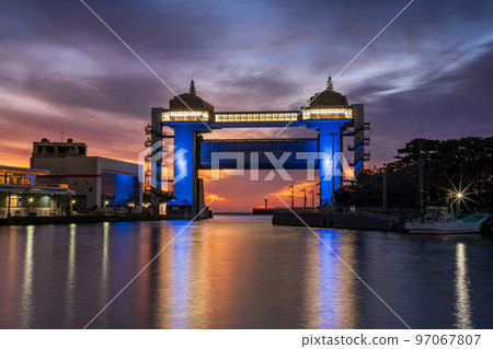 (靜岡縣)沼津港大規模觀察水閘和點亮 (靜岡縣)沼津港大規模觀察水閘和點亮 97067807