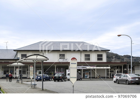 Urban landscape of Yokosuka City, Kanagawa Prefecture JR Kurihama Station 97069706