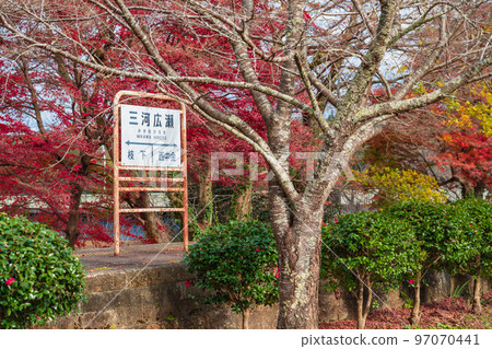 Former Mikawa Hirose Station on the Meitetsu Mikawa Line in autumn <Toyota City, Aichi Prefecture> 97070441