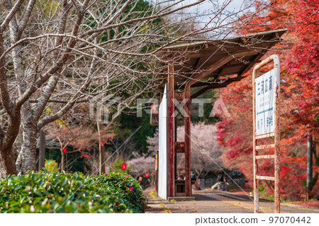 Former Mikawa Hirose Station on the Meitetsu Mikawa Line in autumn <Toyota City, Aichi Prefecture> Former Mikawa Hirose Station on the Meitetsu Mikawa Line in autumn <Toyota City, Aichi Prefecture> 97070442
