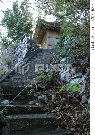 The final stairway to the main hall of Kumomi Sengen Shrine on Mt. Eboshi (Nishiizu) 97072680