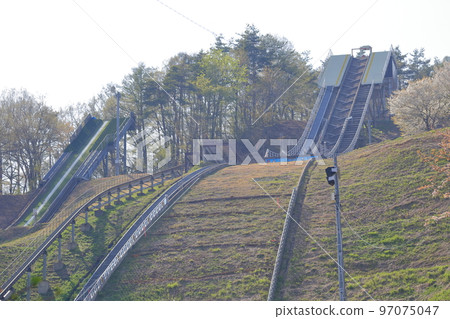Ski jumping platform (jumping platform clubhouse, Iiyama City, Nagano Prefecture) Ski jumping platform (jumping platform clubhouse, Iiyama City, Nagano Prefecture) 97075047